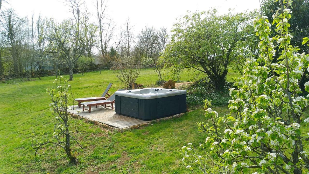 Jardin Des Sens, La Rente D'Eguilly Bed and Breakfast Eksteriør billede